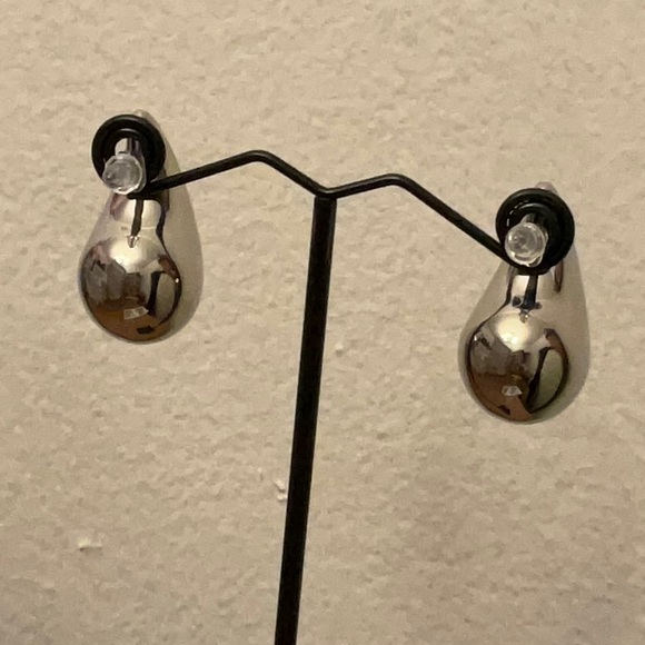 Sterling silver Teardrop Earrings - New . - Picture 4 of 4